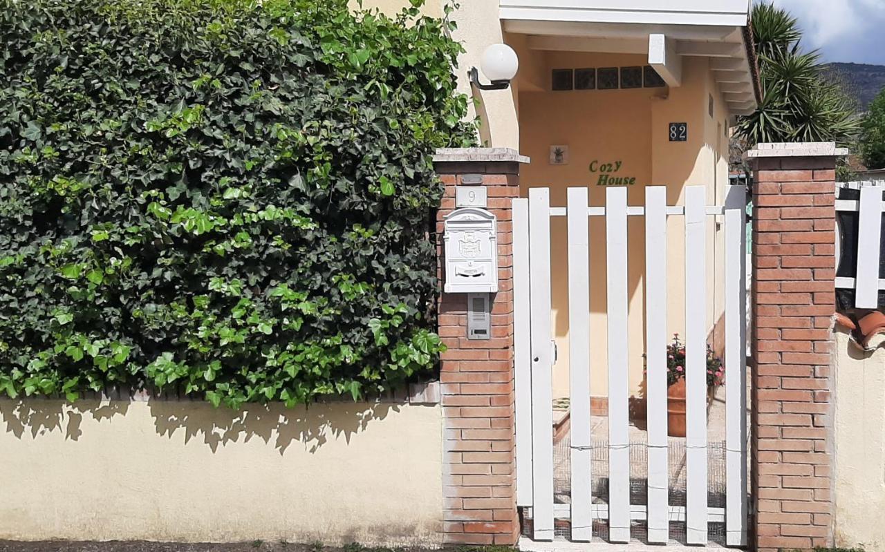 Cozy House Villa ติโวลี ภายนอก รูปภาพ
